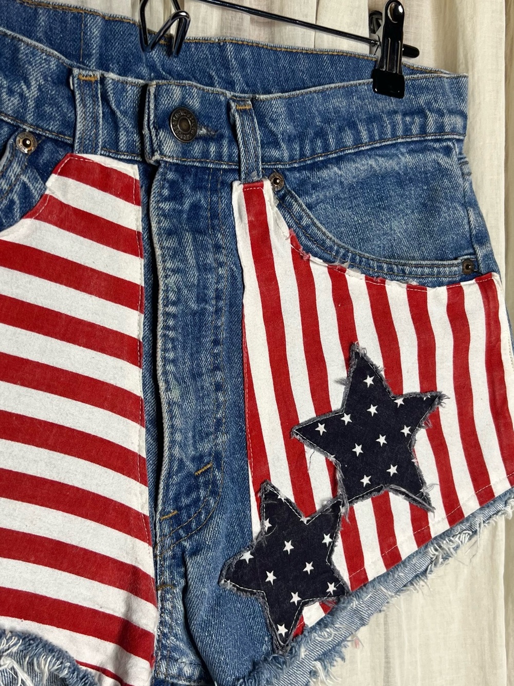 Levi’s Cutoff American Flag Shorts - Picture 2 of 6